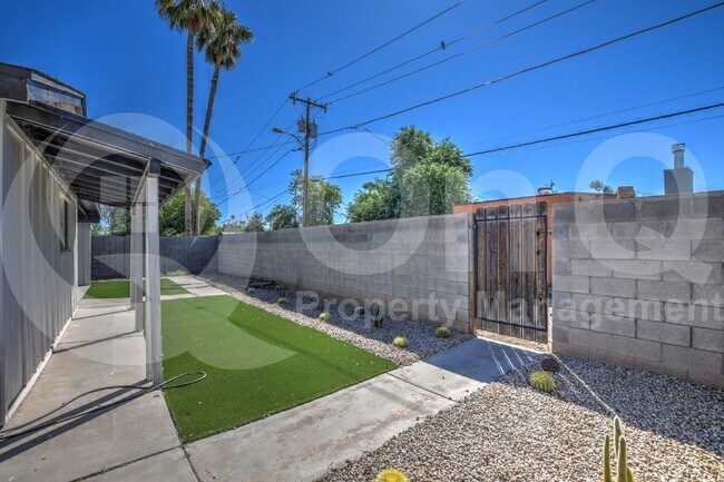 Building Photo - 1725 W Mitchell Dr