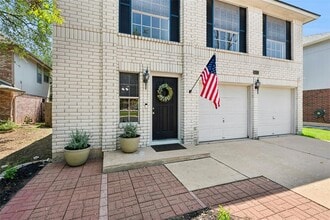 Building Photo - 8411 Glen Canyon Dr