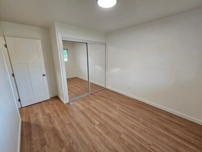 Building Photo - 2166 N Wildwood St