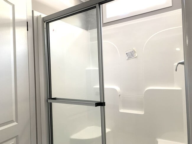 Building Photo - 147 Woodland Dr