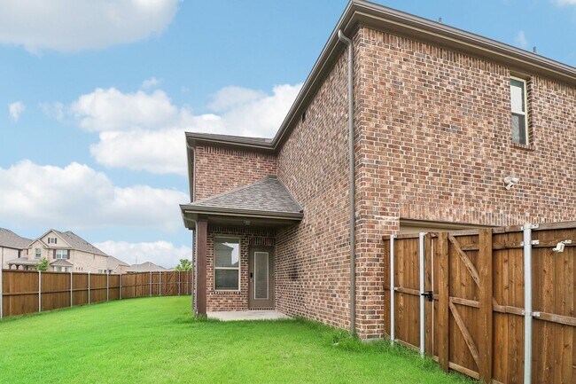 Building Photo - 1200 Milfoil Dr