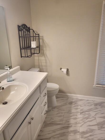 Renovated master bathroom - 1111 Garden Ct