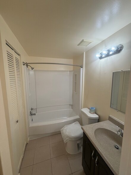Building Photo - 9709 Docena Dr