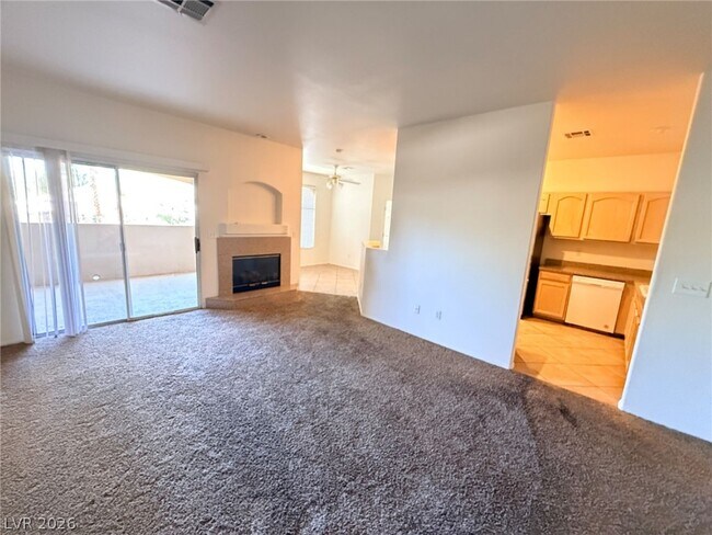 Building Photo - 2050 W Warm Springs Rd