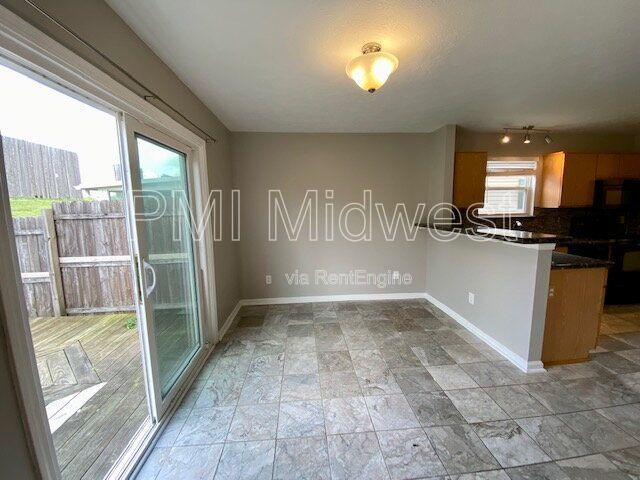 Building Photo - 112 Gazebo Dr