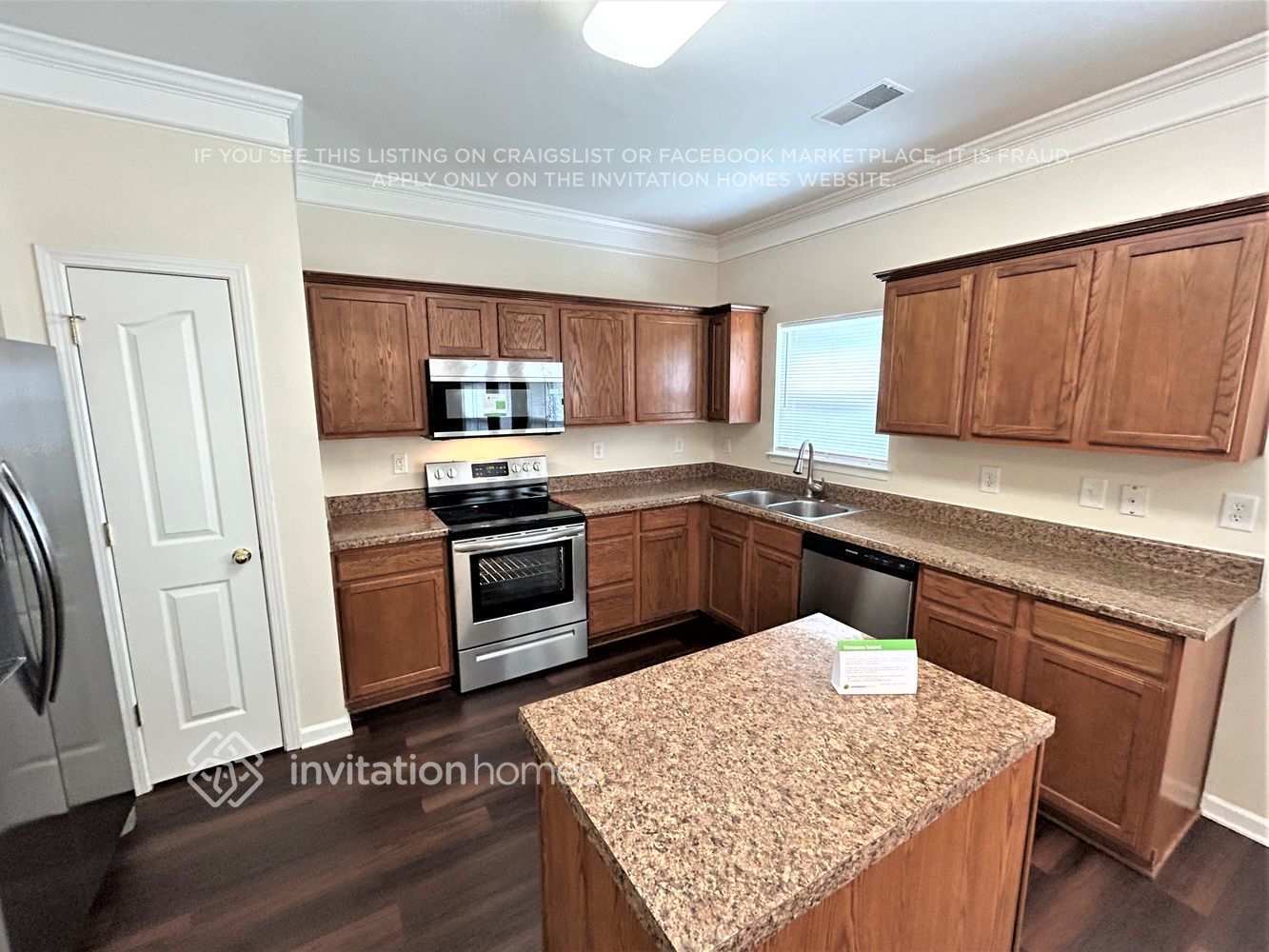 Building Photo - 3816 Wingdale Ct
