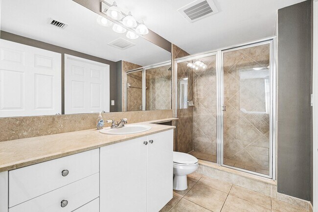 Building Photo - 700 E Boynton Beach Blvd