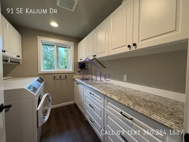 Building Photo - 91 SE Kalium Dr