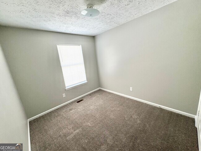 Building Photo - 408 Bainbridge Dr