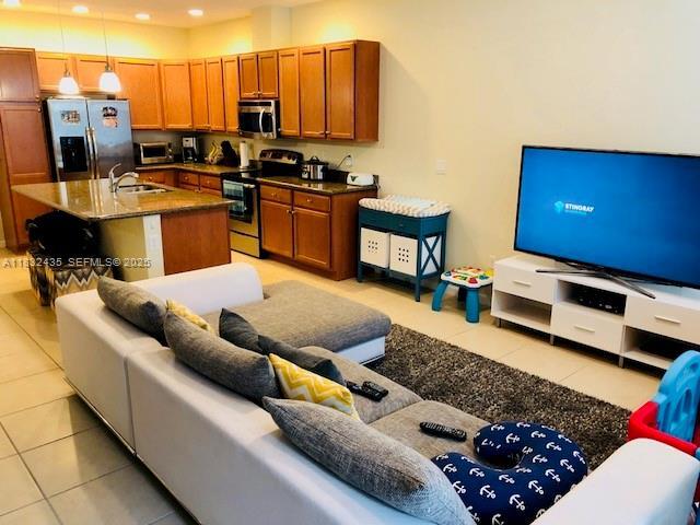 Building Photo - 2950 St Thomas Dr