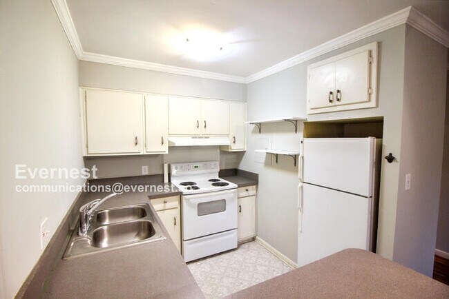 Building Photo - 2020 Beech Ave