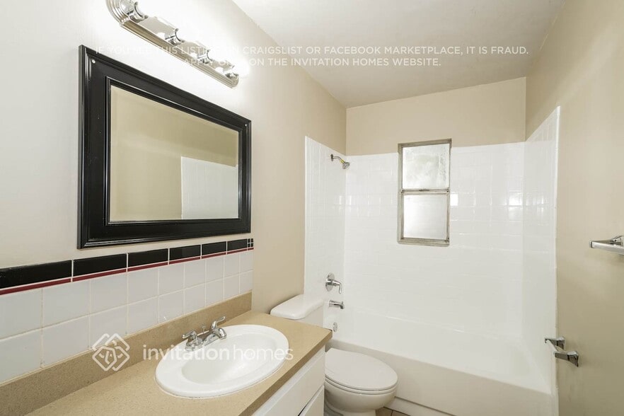 Building Photo - 2925 E 148th Ave