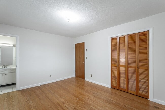 Building Photo - 3 Bedroom · 2 Bath Home in East Brainerd Near Hamilton Place