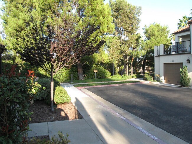 Building Photo - Corsica Villas Condo!