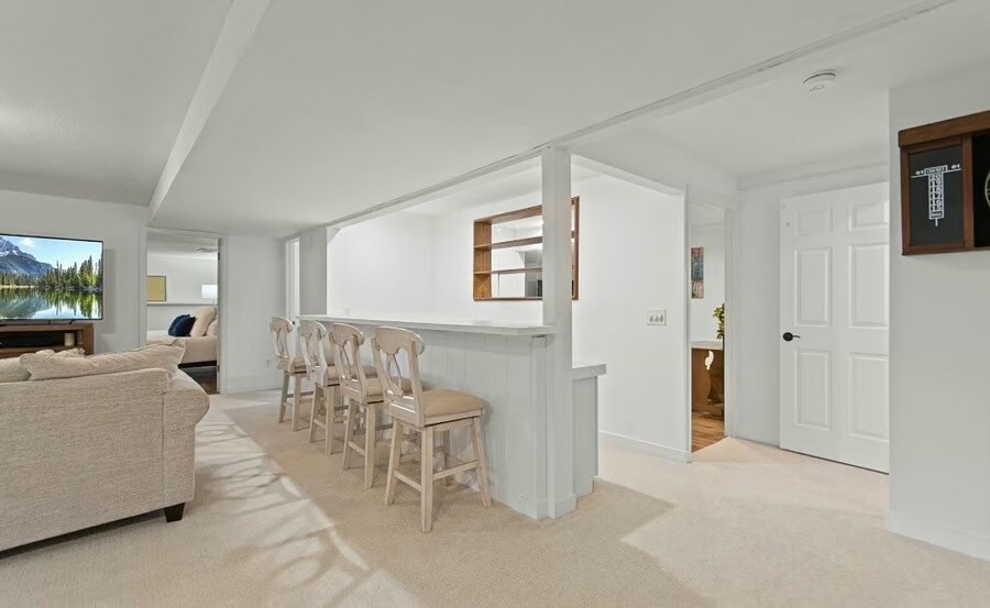 Building Photo - 8453 Lightening View Dr