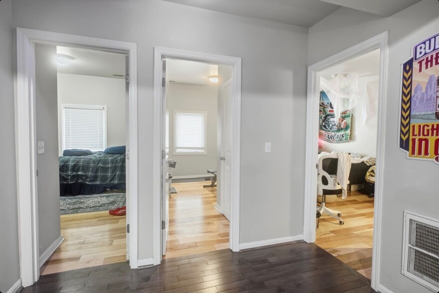 Building Photo - 228 W McMillan St