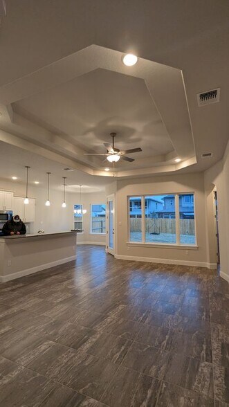 Building Photo - 6931 Comanche Cougar