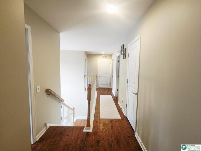 Building Photo - 8858 Pathfinder Rd