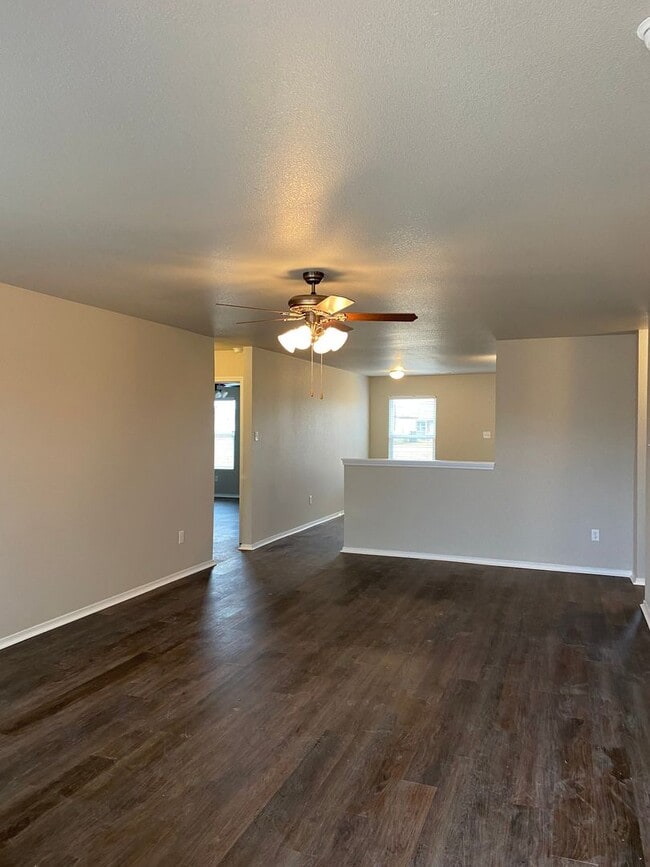 Building Photo - Pre-Leasing Now! Secure This Charming 4-Bedroom, 2-Bath Home in Bridlewood