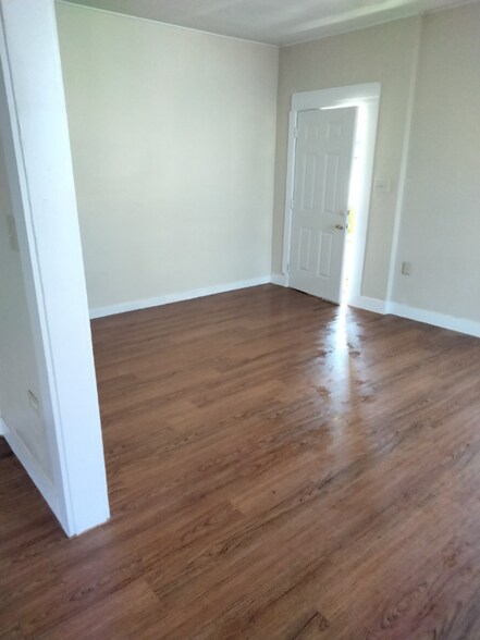 Building Photo - 1021 N 27th St