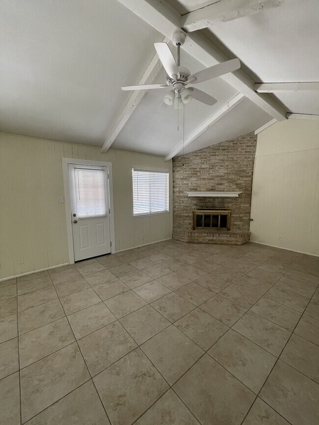 Building Photo - 6306 Madeleine Dr