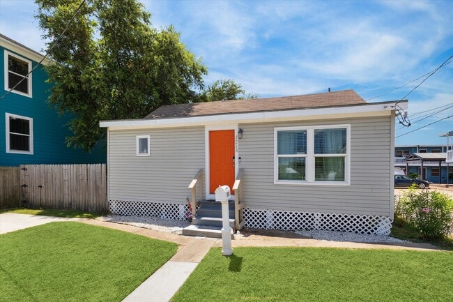 Primary Photo - 1213 55th St