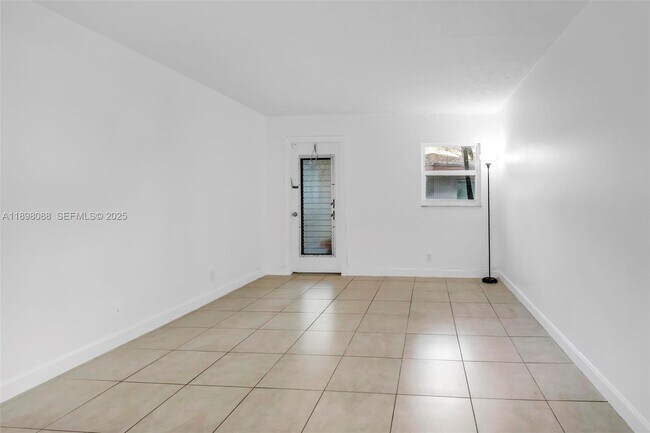 Building Photo - 8002 Lagos De Campo Blvd