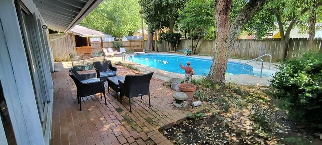 Patio and pool area. - 340 Marlboro St SE