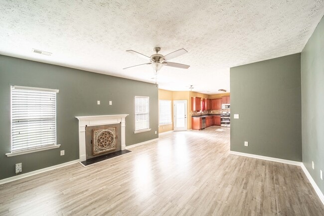 Building Photo - 26 Apache Trail
