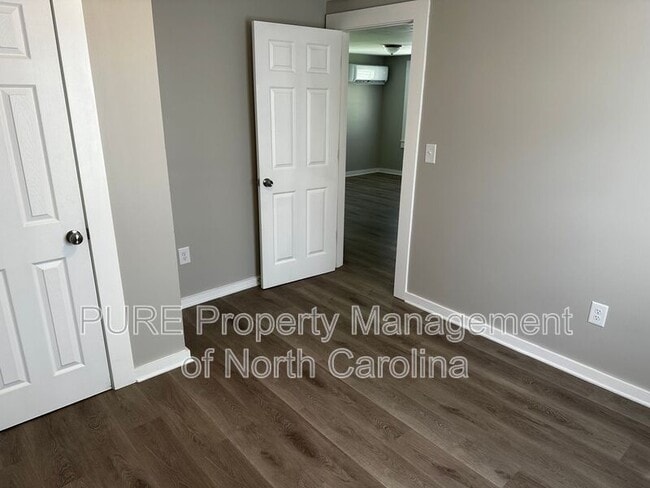 Building Photo - 204 Bookington Dr