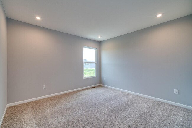 Building Photo - 1744 Ardennes Oak Dr