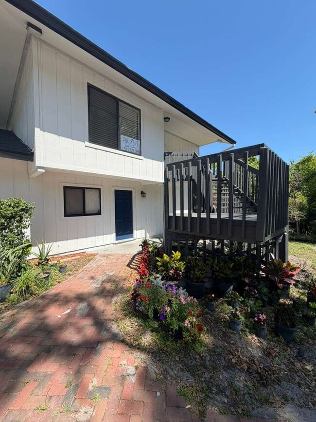 Building Photo - 431 Geneva Dr