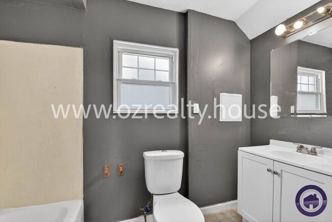 Building Photo - 119 Carbon St