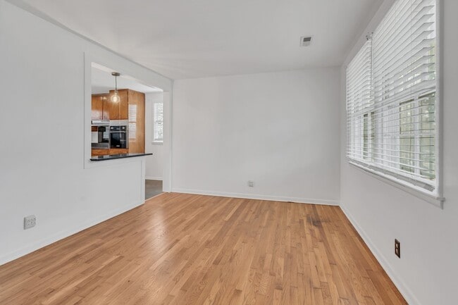 Building Photo - 3336 Panorama Dr