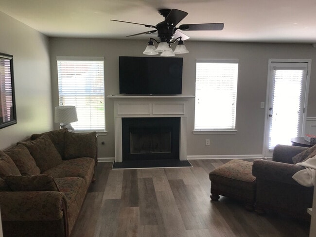 Primary Photo - 327 Hidden Creek Ln