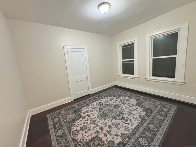 Building Photo - 72 Sterling St