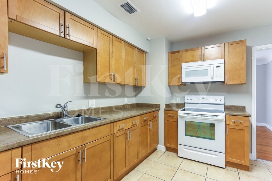 Building Photo - 5245 2nd Ave N