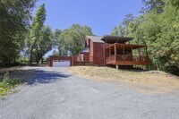 Building Photo - 071-02