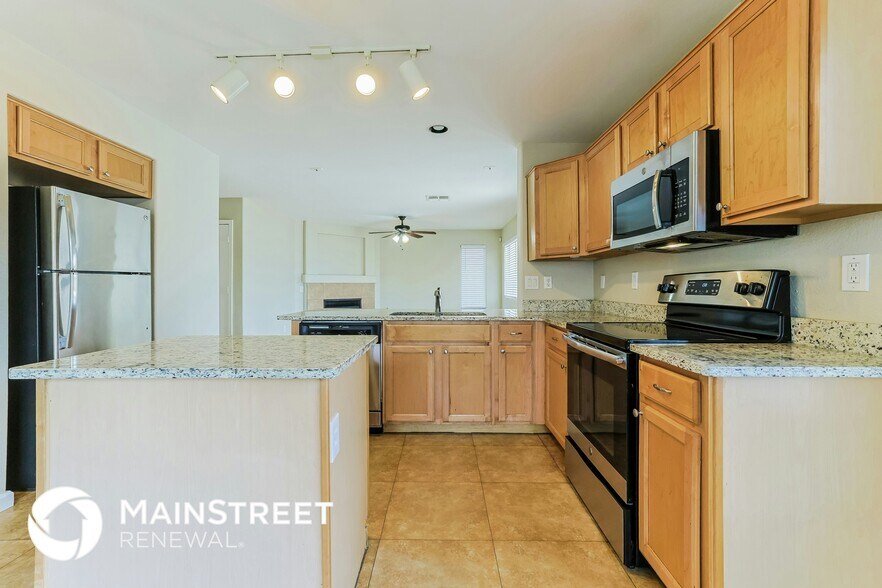 Building Photo - 2503 W White Feather Ln