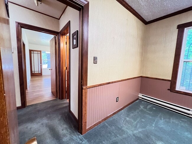 Building Photo - 735 S Main St