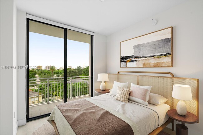 Building Photo - 1601 SW 32nd Ave