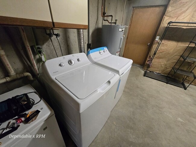 Building Photo - Stunning 2 Bd 2 Bath Townhouse in Wakefield w 2 parking spaces and 3 Levels of Living