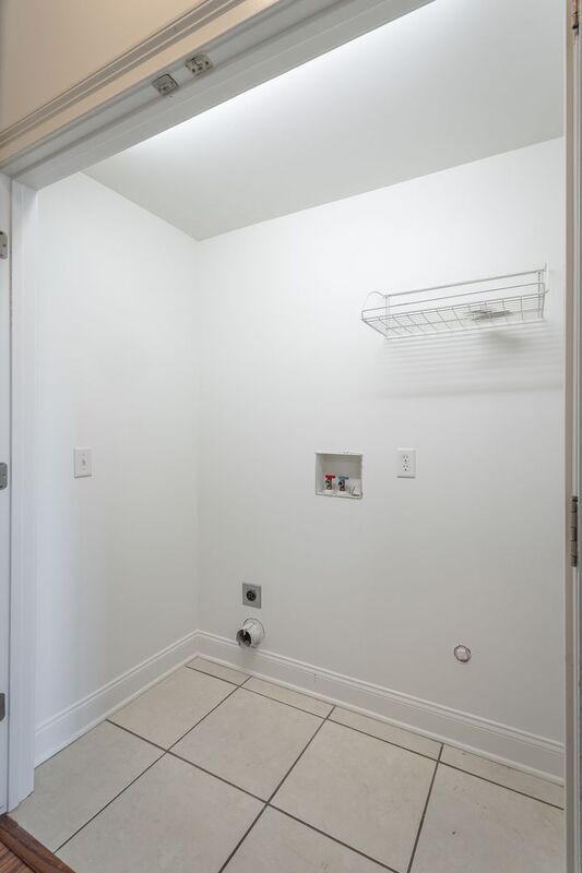 Building Photo - 7500 Noah Reid Rd