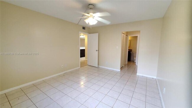 Building Photo - 2 bedroom in Hollywood FL 33023
