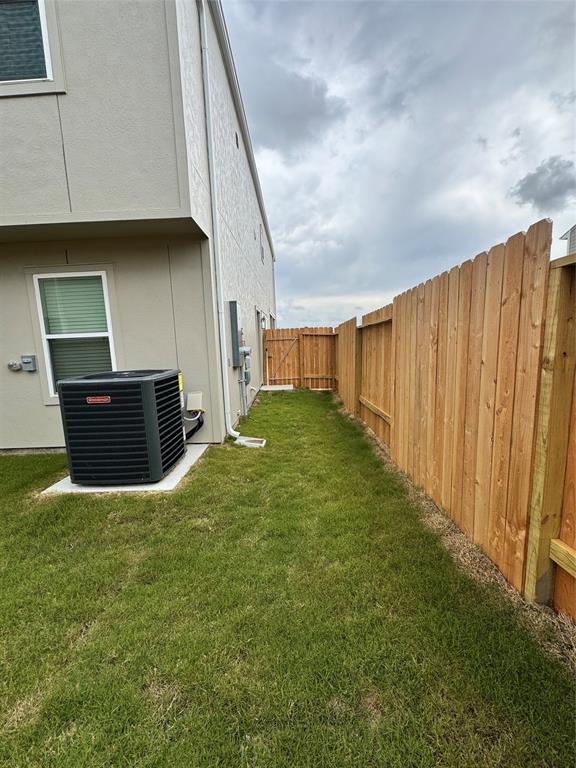 Building Photo - 11414 Irish River Dr