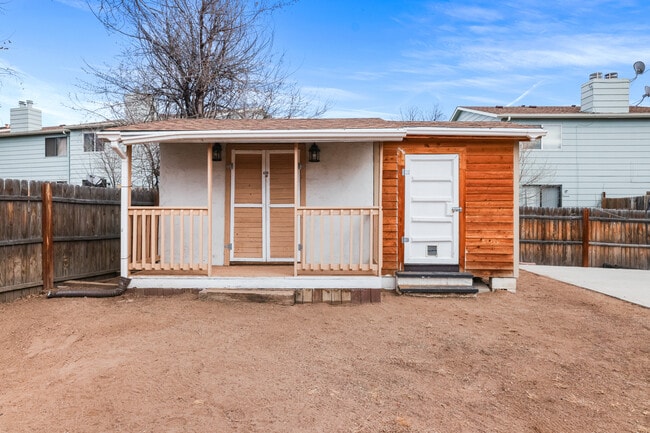 Building Photo - 2525 Nadine Dr