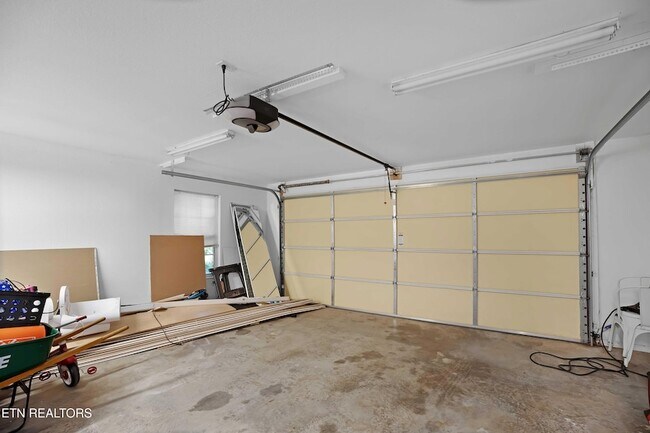 Building Photo - 2811 Best Rd