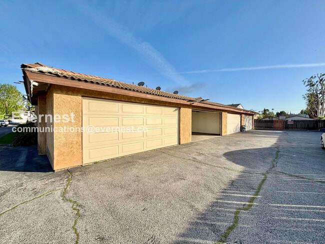 Building Photo - 8347 Burnet Ave