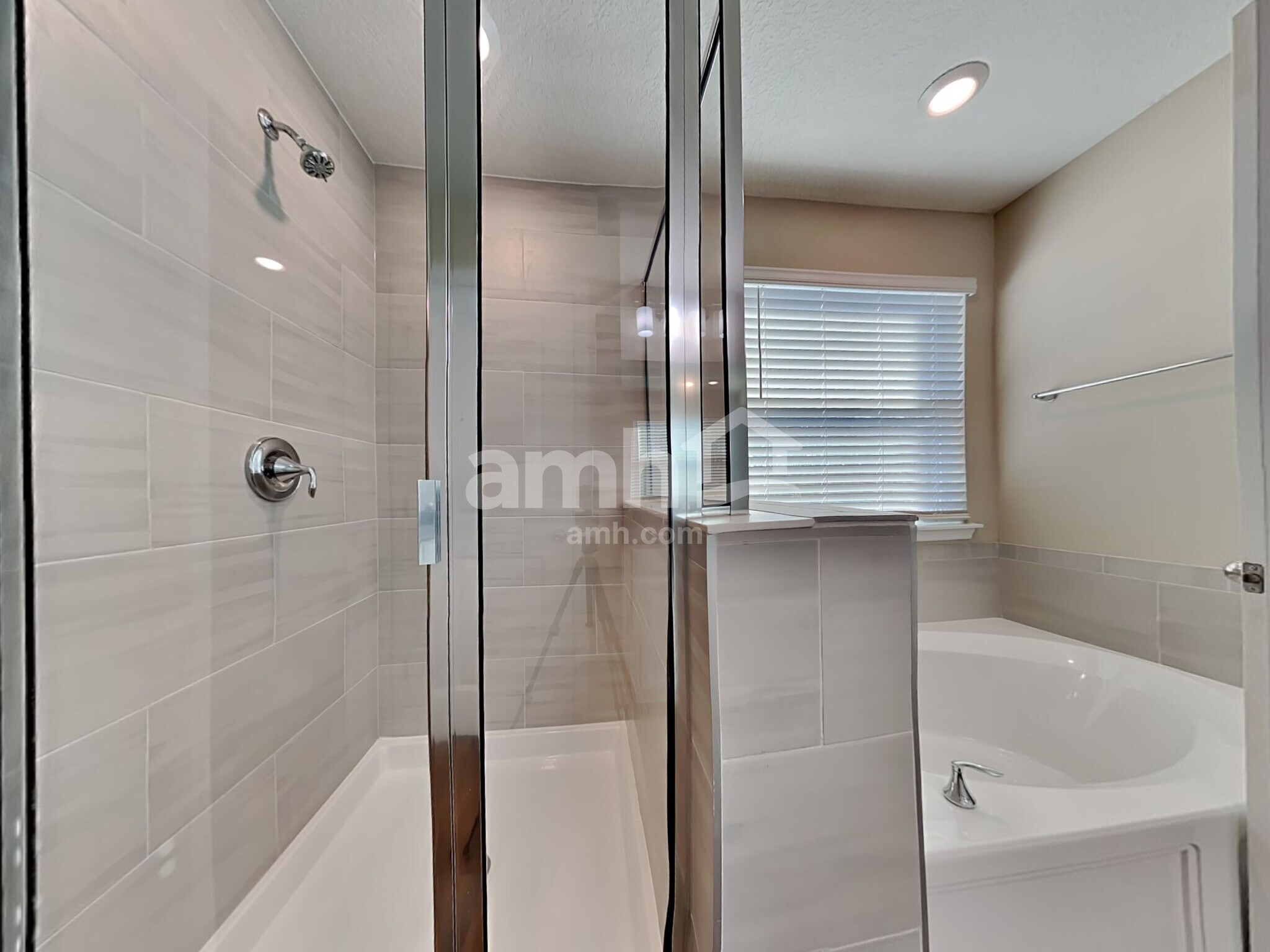 Building Photo - 219 Hemlock Pt