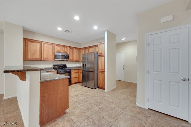 Building Photo - 6125 Sugartree Ave